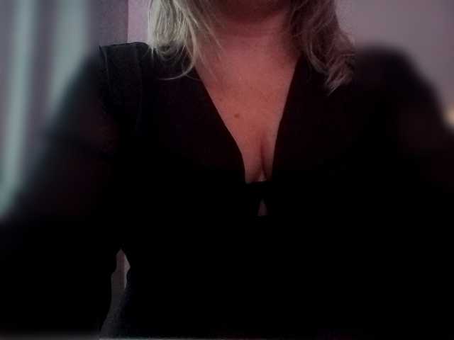 SilentMuse – webcam model profile photo