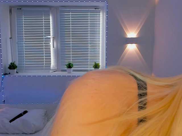 ElenaVelvet's BongaCams show and profile