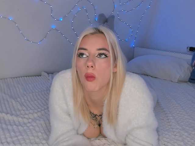 ElenaVelvet's BongaCams show and profile