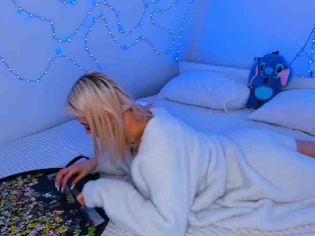 ElenaVelvet webcam