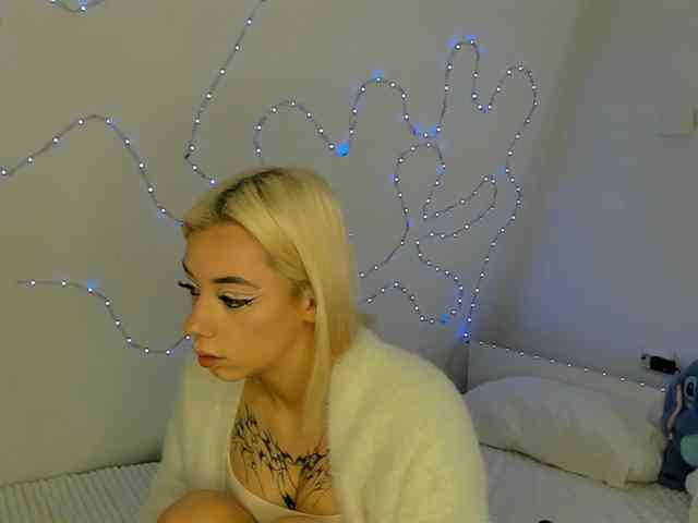 ElenaVelvet webcam