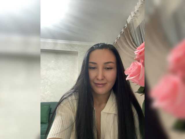 aika-light – webcam model profile photo