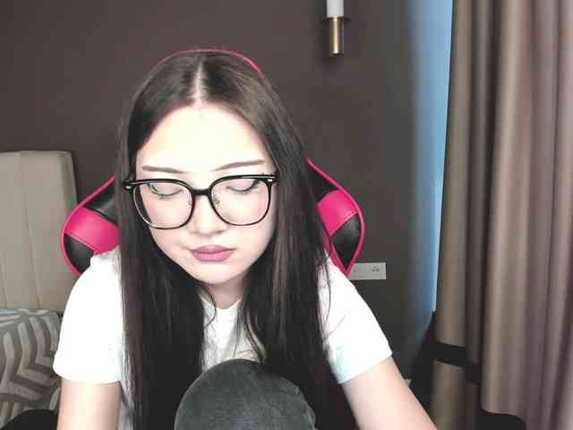 ErinaaaaMeow webcam