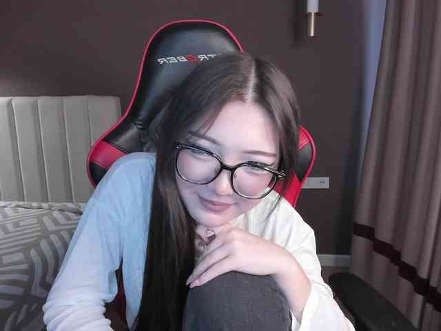 ErinaaaaMeow webcam