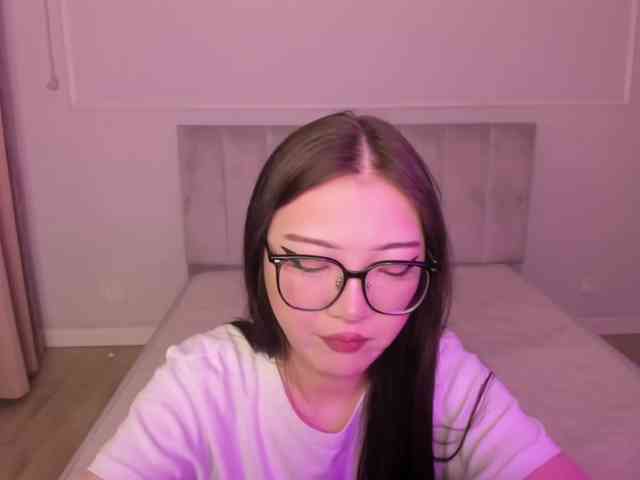 ErinaaaaMeow webcam