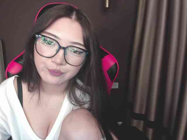ErinaaaaMeow webcam