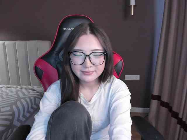 ErinaaaaMeow webcam