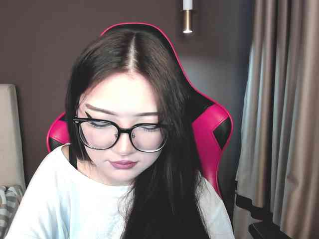 ErinaaaaMeow webcam