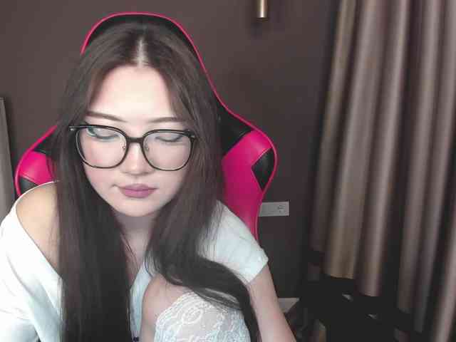 ErinaaaaMeow webcam
