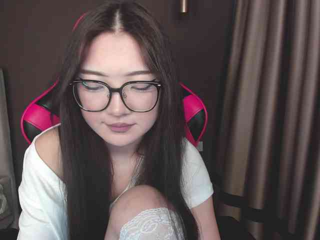 ErinaaaaMeow webcam