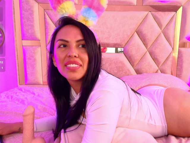 Emma-Sanz--'s BongaCams show and profile