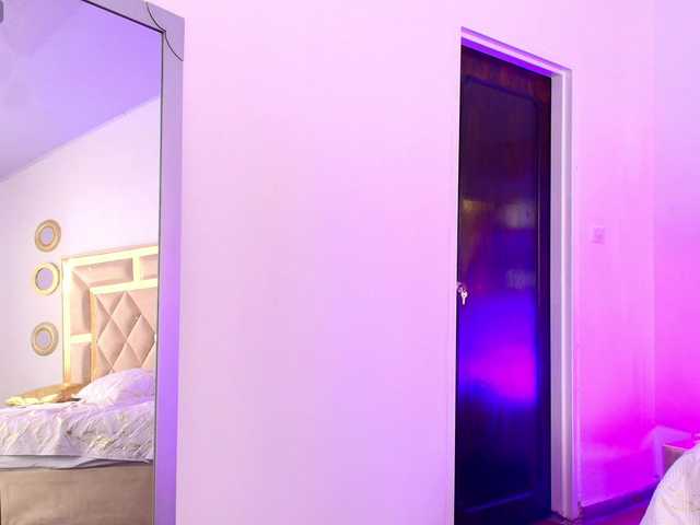 le modèle Emma-Sanz-- est en webcam porno dans un show sur le site bongacams, il possède les tags suivants: Latino/Hispanic,Brunette,Shaved