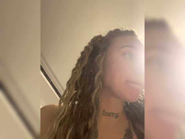 lovelyfam – webcam model profile photo