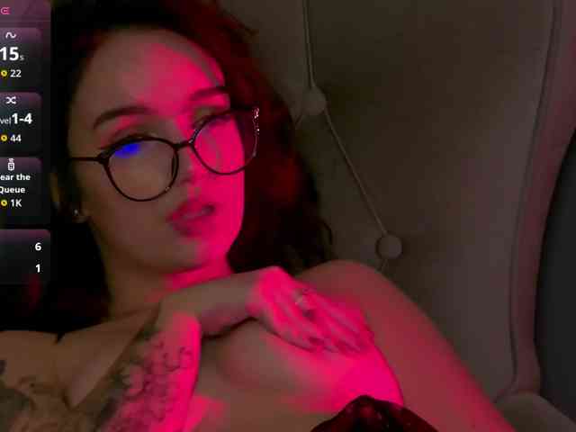 MeganFoxxxie webcam