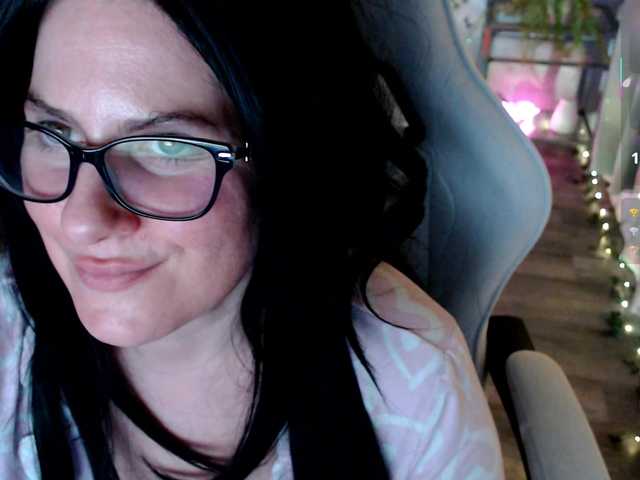 Bellastarrr84's BongaCams show and profile