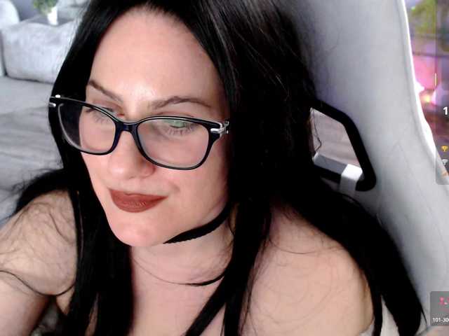 Bellastarrr84's BongaCams show and profile