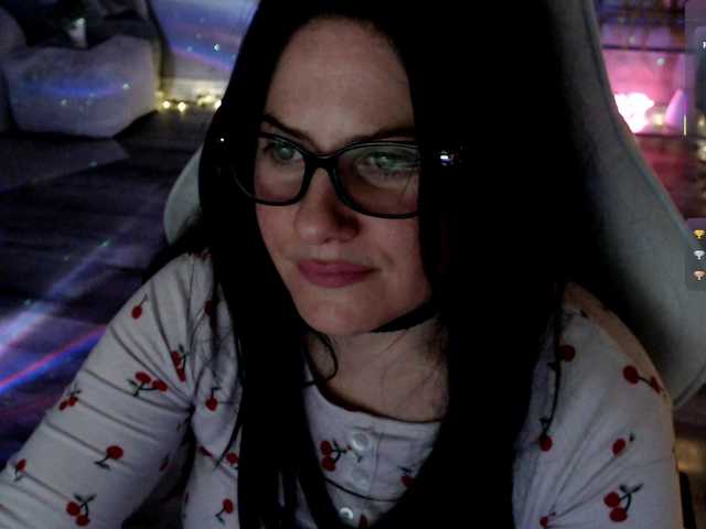 Bellastarrr84's BongaCams show and profile
