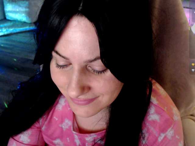 Bellastarrr84 live cam profile