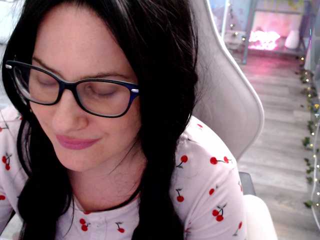 Bellastarrr84's BongaCams show and profile