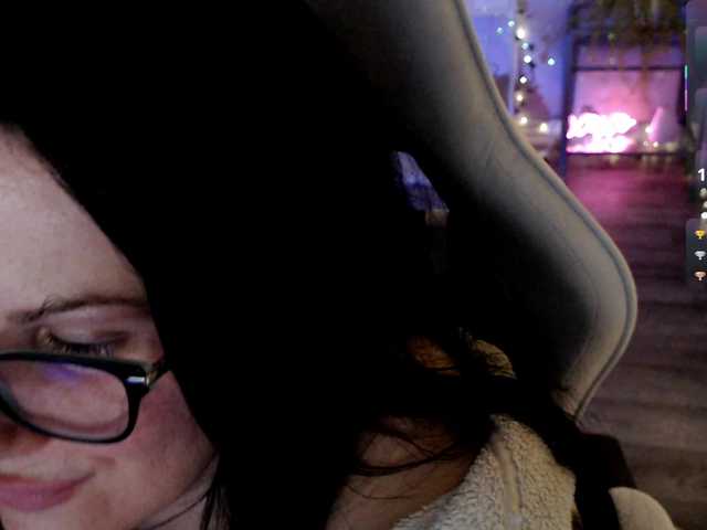 Bellastarrr84's BongaCams show and profile