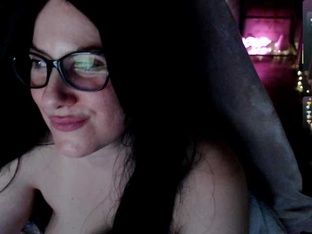 Bellastarrr84's BongaCams show and profile