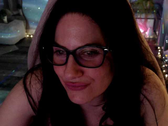 Bellastarrr84's BongaCams show and profile