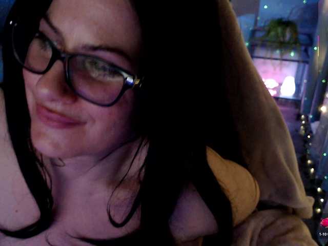 Bellastarrr84's BongaCams show and profile