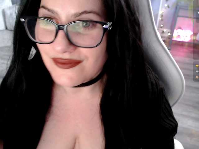Bellastarrr84's BongaCams show and profile