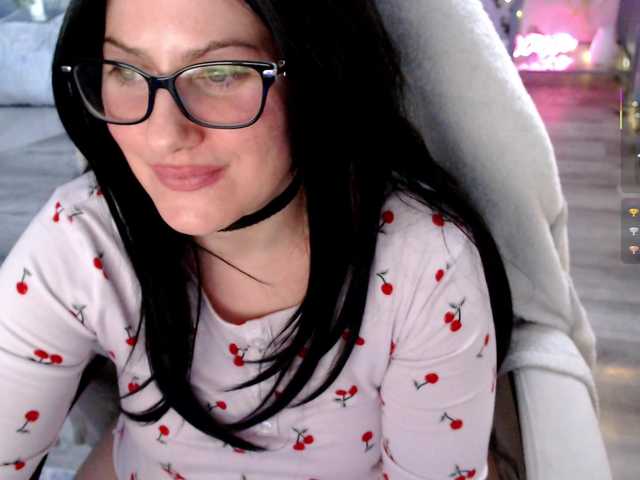 Bellastarrr84's BongaCams show and profile