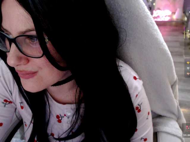 Bellastarrr84's BongaCams show and profile