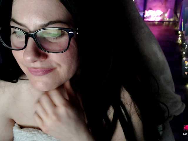 Bellastarrr84's BongaCams show and profile