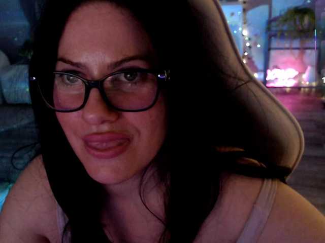Bellastarrr84's BongaCams show and profile