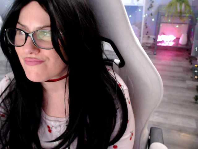Bellastarrr84's BongaCams show and profile