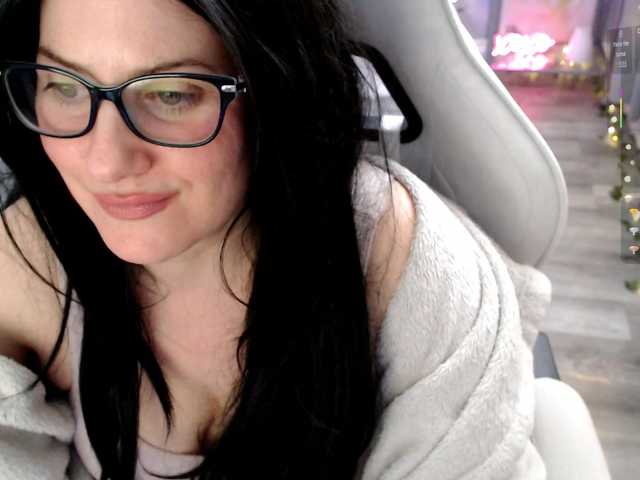 Bellastarrr84's BongaCams show and profile