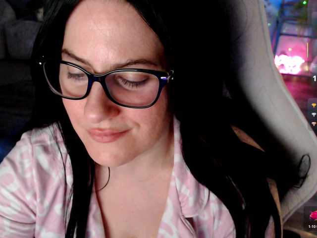 Bellastarrr84's BongaCams show and profile