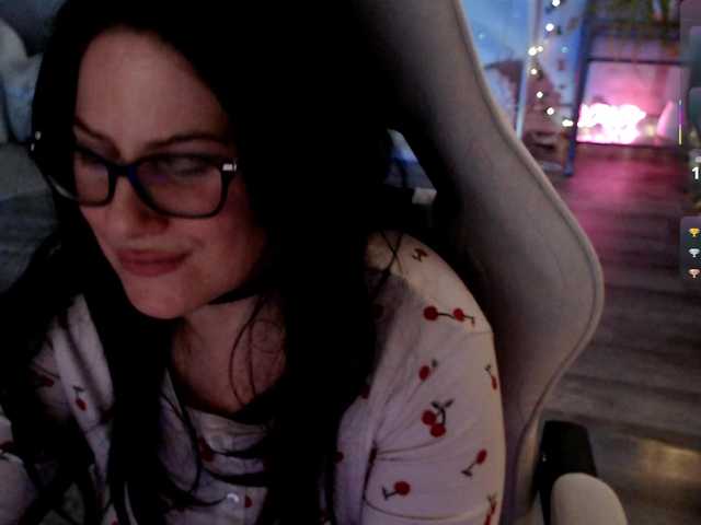 Bellastarrr84's BongaCams show and profile