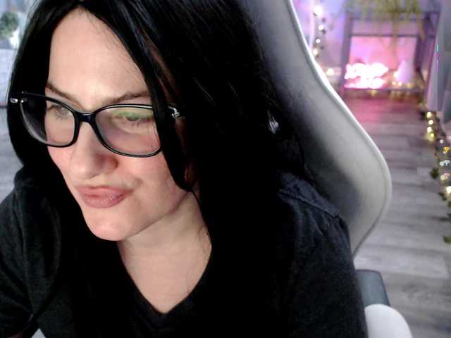 Bellastarrr84's BongaCams show and profile