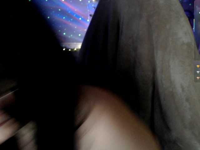 Bellastarrr84's BongaCams show and profile