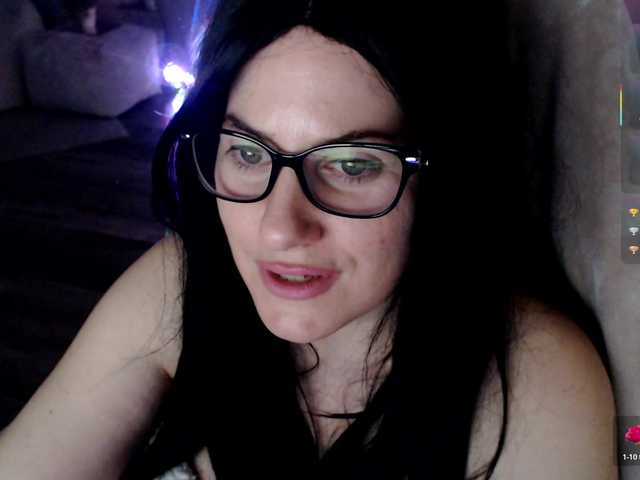 Bellastarrr84's BongaCams show and profile