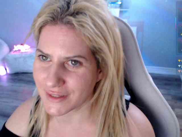 Bellastarrr84 webcam