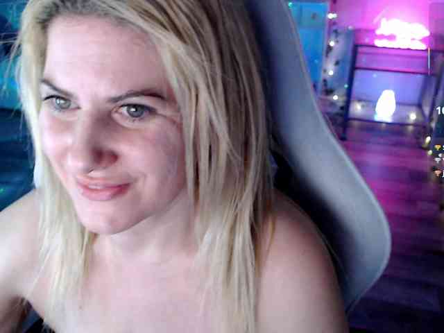 Bellastarrr84 webcam