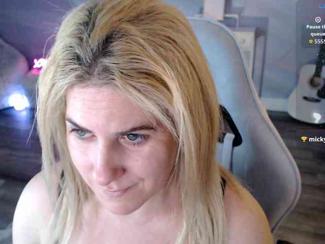 Bellastarrr84 webcam