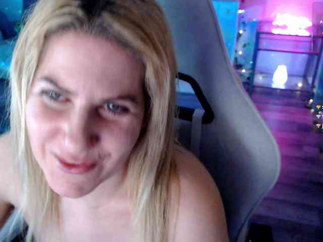 Bellastarrr84 webcam