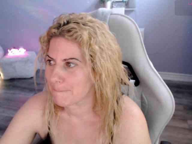 Bellastarrr84 webcam