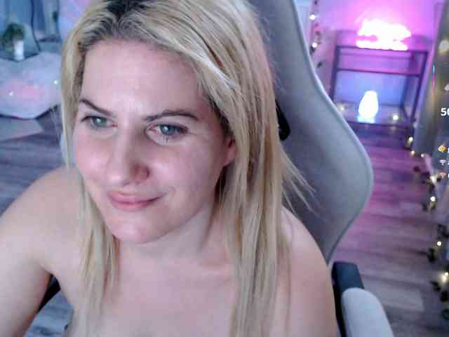 Bellastarrr84 webcam