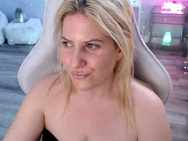 Bellastarrr84 webcam