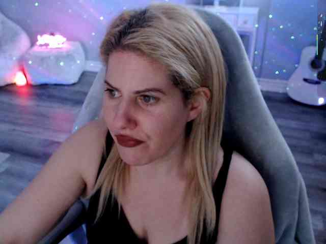 Bellastarrr84 webcam