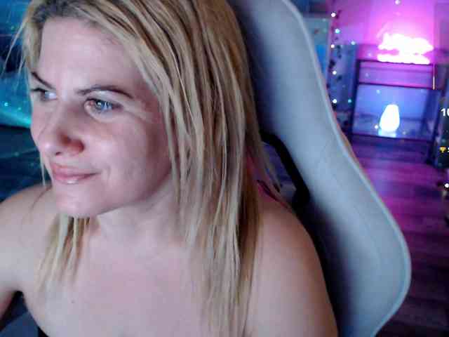 Bellastarrr84 webcam