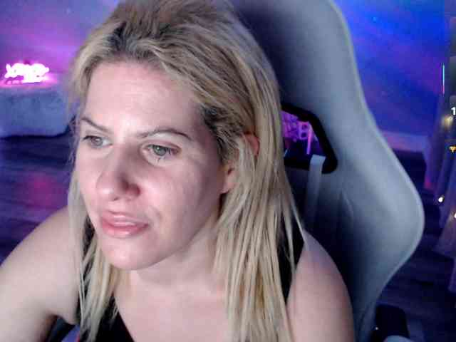 Bellastarrr84 webcam