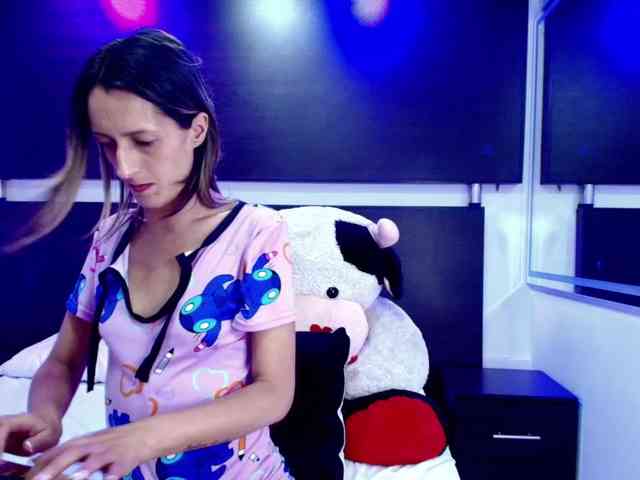 Violet-thompson webcam